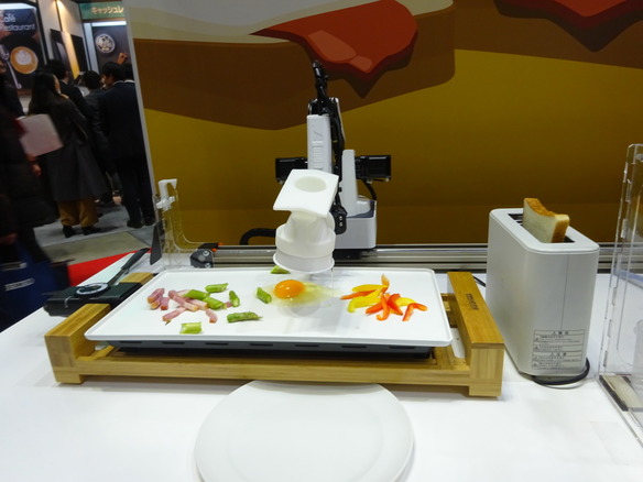 朝食をつくるロボットのデモやAmazon Payが使えるカフェも--写真で見るHCJ2019