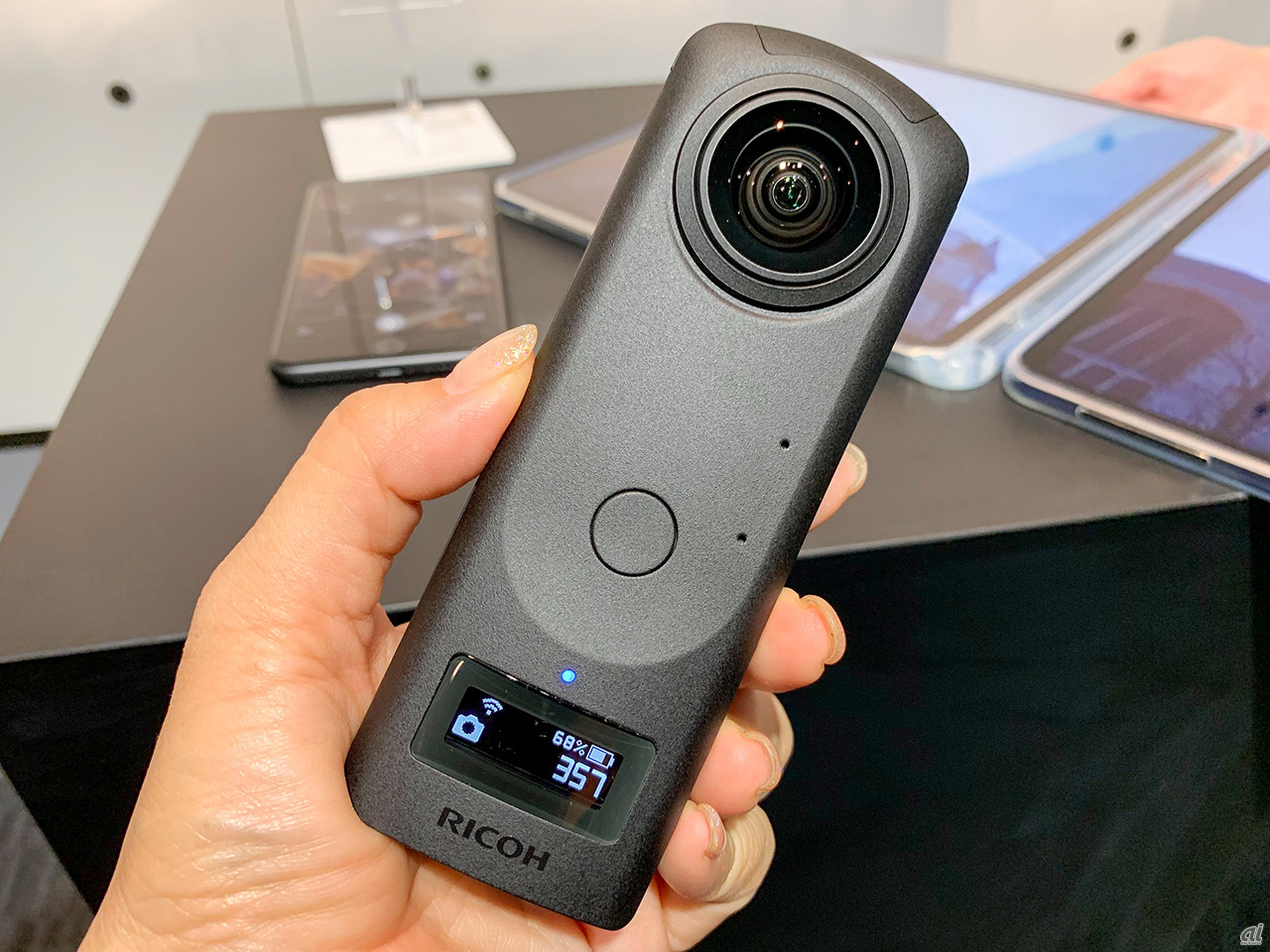 リコー、360度カメラ「RICOH THETA Z1」発表--1インチセンサー搭載 