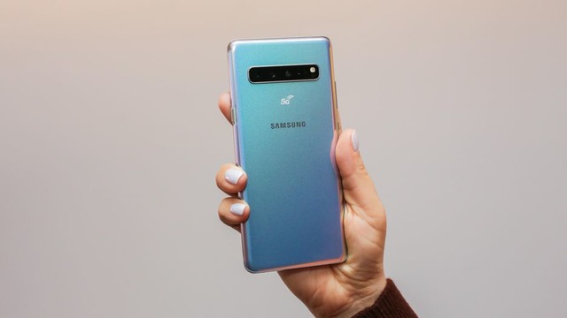Galaxy S10 5G

　「Galaxy S10 5G」は6.7インチのスクリーンを搭載し、高速5Gモバイルネットワークに対応する。5Gモバイルネットワークは2019～2020年にかけて、米国で本格的に提供が開始される予定だ。