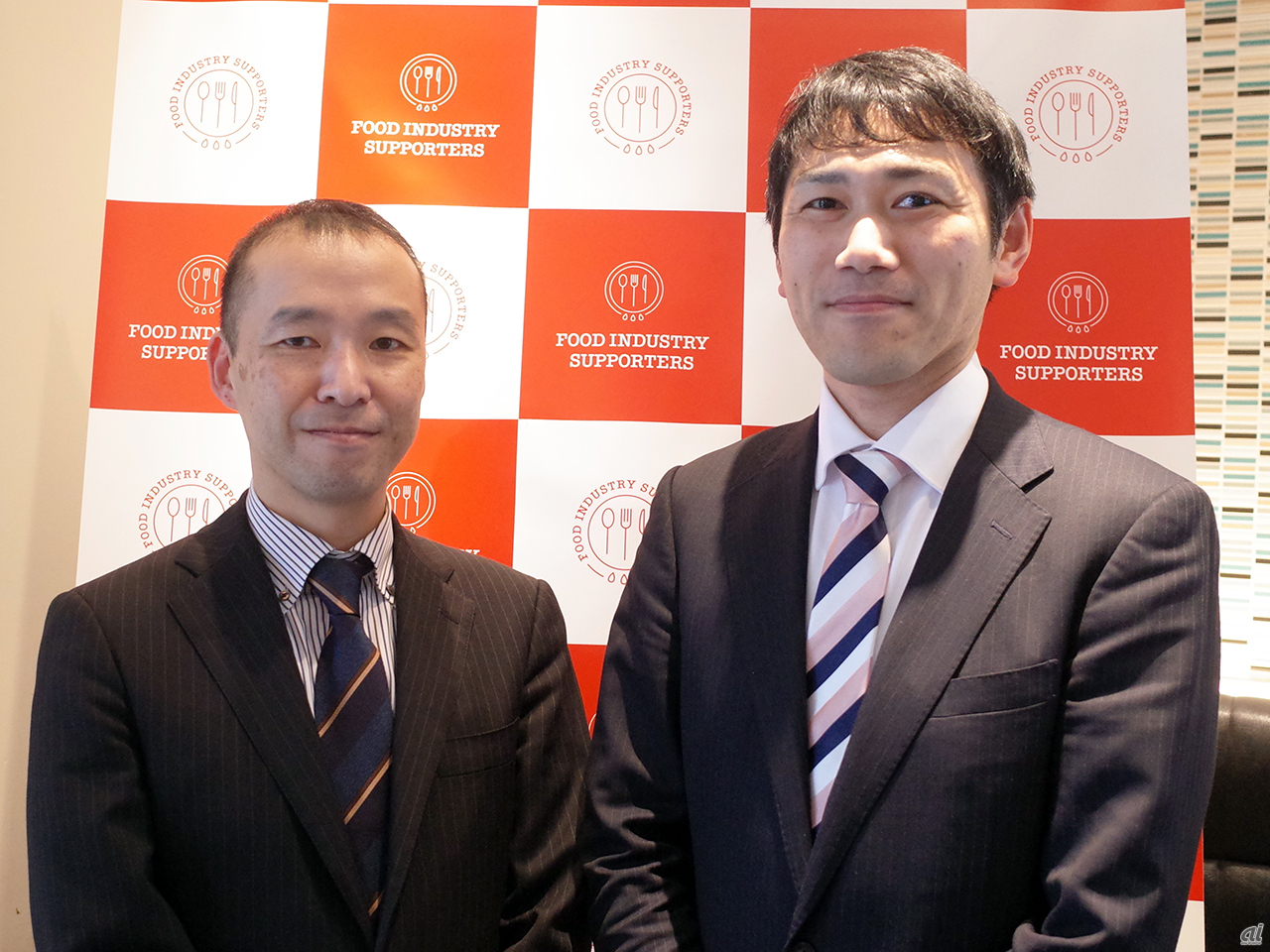 大阪ガスエネルギー事業部ビジネス開発部デジタルビジネスチームマネージャーの木村浩康氏（右）、大阪ガスエネルギー事業部ビジネス開発部デジタルビジネスリーダーの目堅智久氏（左）