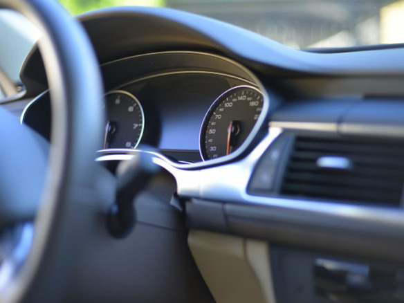 「au自動車ほけん」が4月上旬に開始--走行距離や年齢で保険料を設定