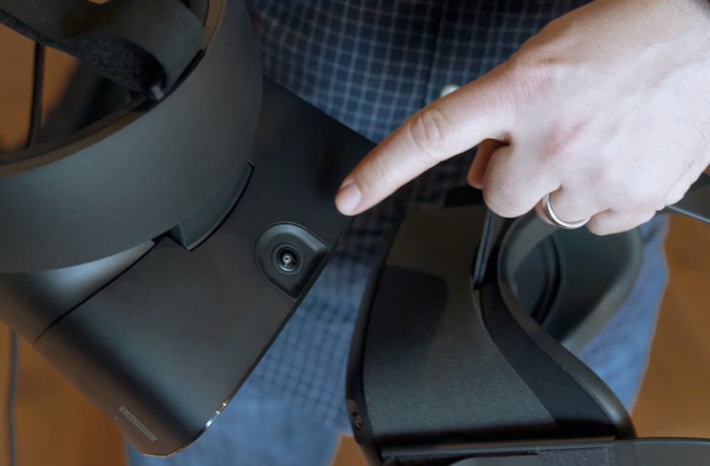Oculus Rift Sの第5のトラッキングカメラ
