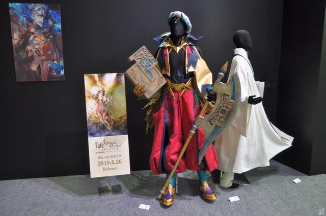 　舞台「Fate/Grand Order THE STAGE -絶対魔獣戦線バビロニア-」の衣装も展示。