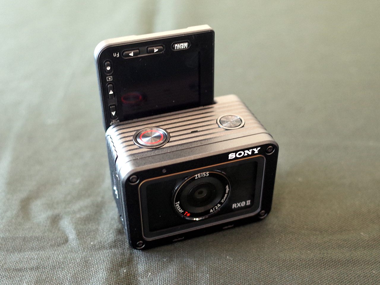 ソニー、1.0型イメージセンサー搭載の超小型カメラ「RX0 II」--4K動画