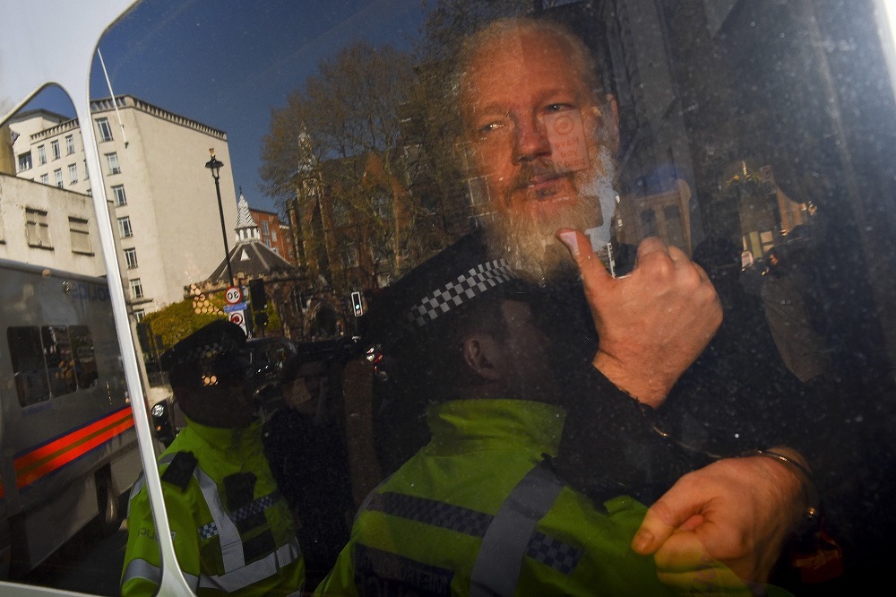 WikiLeaksの創設者であるJulian Assange容疑者