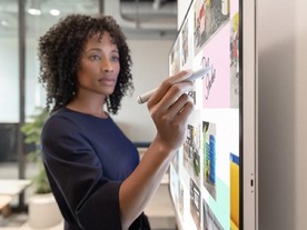 ペンとタッチを重視した「Surface Hub 2 Display」、2019年内に提供へ