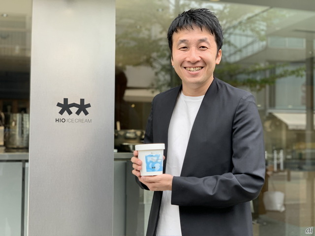 　HiOLI 代表取締役社長兼CEOの西尾修平氏は、リクルートやミクシィを経て製菓のスタートアップ企業に参画し、副社長・社長として新ブランドの立ち上げ、海外展開等を推進してきた人物だ。