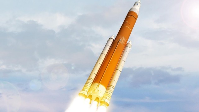 　Falcon Heavyは現時点で世界で最も強力なロケットだとされているが、米航空宇宙局（NASA）が現在「Space Launch System」と呼ばれる打ち上げロケットを開発している。

　800万ポンドの推力を生み出すこのロケットの開発には度重なる遅れが生じているが、実現した暁には「世界最強のロケット」の称号をFalcon Heavyから奪うことになる。
