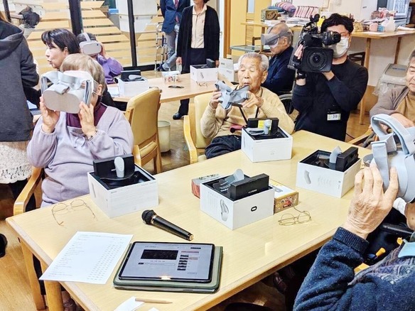 高齢者のリハビリに一役買う Vr 旅行体験で 夢 を叶える福祉機器に Cnet Japan