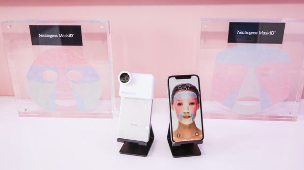　「iPhone X」やフェイスマッピング技術を搭載する他のスマートフォンを持っているなら、自分の顔にぴったり合うカスタムフィットのマスクを印刷できるかもしれない。