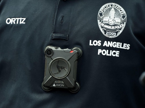 自社製品で顔認識技術を使わない--警官向けボディカメラのメーカーが宣言