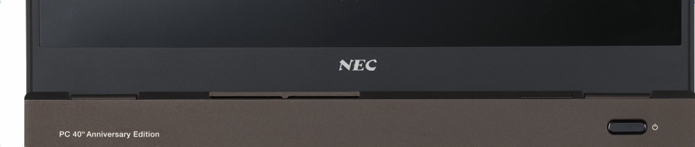 ディスプレイには、1979年当時の旧NECロゴを使用