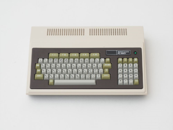 PC-8001のミニチュア版「PasocomMini PC-8001」でなつかしのN-BASICを