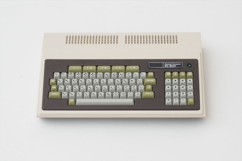 ミニチュア版の「PasocomMini PC-8001」