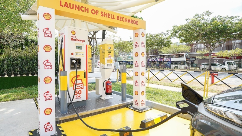 ガソリンスタンドにEV充電設備を併設（出典：Shell）