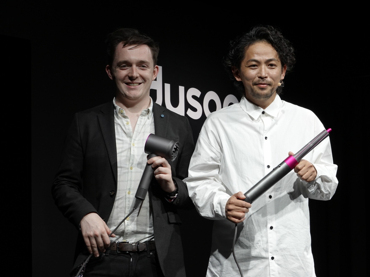 ダイソン、新・ヘアドライヤー--温風を毎秒20回測定、低温でも髪