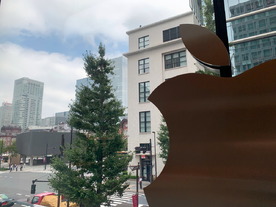 日本最大の直営店「Apple 丸の内」9月7日10時オープン、気になる内部は？--記念品はバッグ