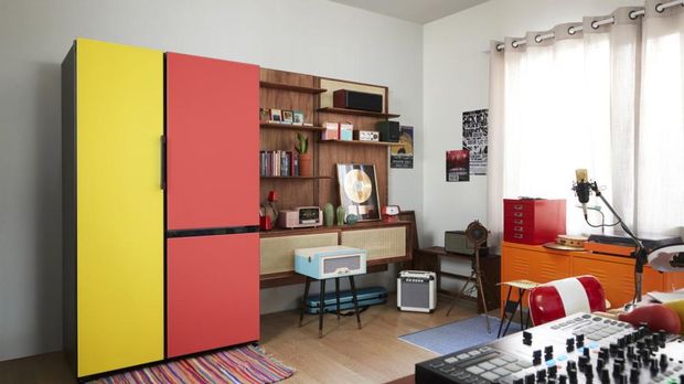 　サムスンの欧州向けの新しいモジュール型冷蔵庫「BESPOKE」は、ドアや色の構成をカスタマイズできる。