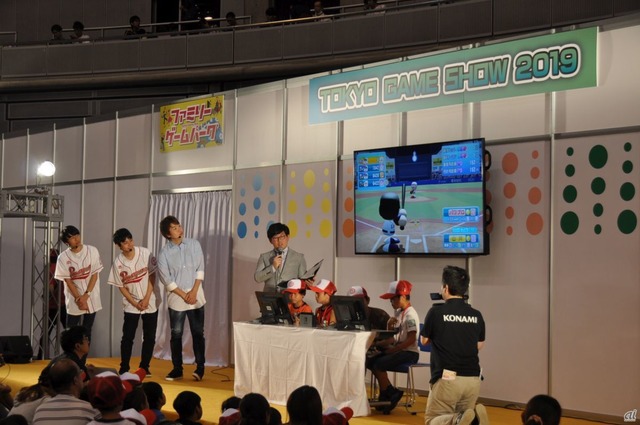 　「U-15enjoyステージ」のステージプログラムでも、eスポーツ大会が行われていた。