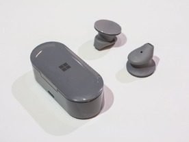 ﻿マイクロソフトのワイヤレスイヤホン「Surface Earbuds」登場--「Office」と連携
