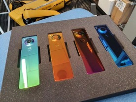 “Androidの父”ルービン氏、やたら細長い次期スマホの画像を公開