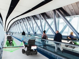 羽田空港で電動車椅子「WHILL」の自動運転の試験走行--JALら3社