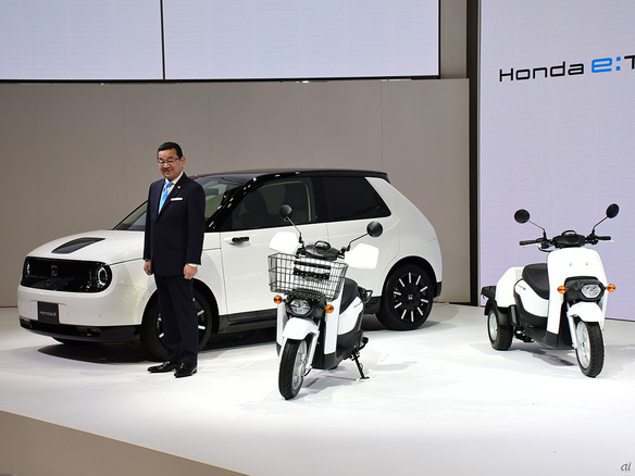 ホンダ、量産EV「Honda e」を国内初公開--バッテリー着脱式スクーターや新型「FIT」も
