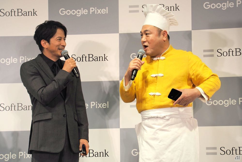 CM出演時のエピソードなどについてトークを繰り広げる岡田さんと山崎さん。2人とも、Pixel 4/4 XLのカメラ機能の高さに驚いている様子だった