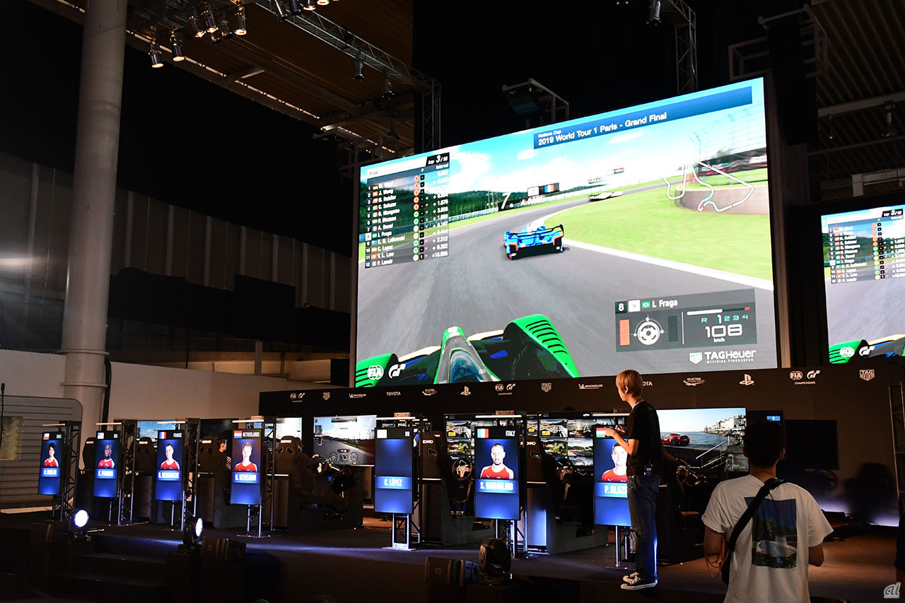 10月26日と27日には、「グランツーリスモSPORT」を用いた「e-Motorsports」の大会が開催された