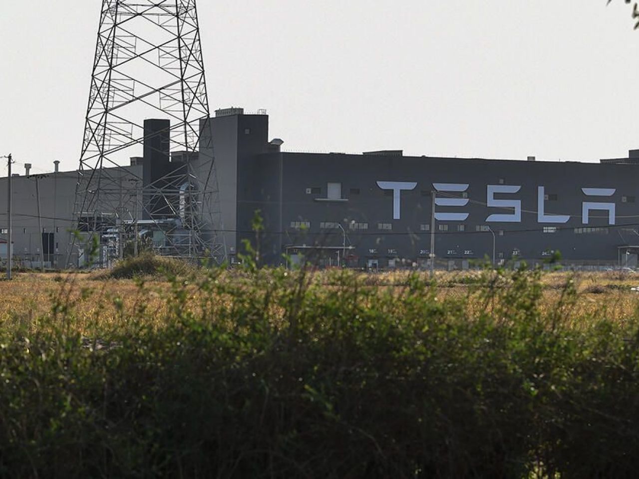 Teslaの工場の外観
