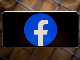 Facebook、シンガポールのフェイクニュース防止法に従い投稿に通知表示
