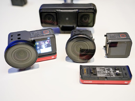 カメラが“分離合体”するアクションカム「Insta360 ONE R」--ライカとの共同開発も