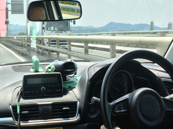 オムロンと近畿大学、高齢ドライバーの安全運転を支援する運転技能診断システム