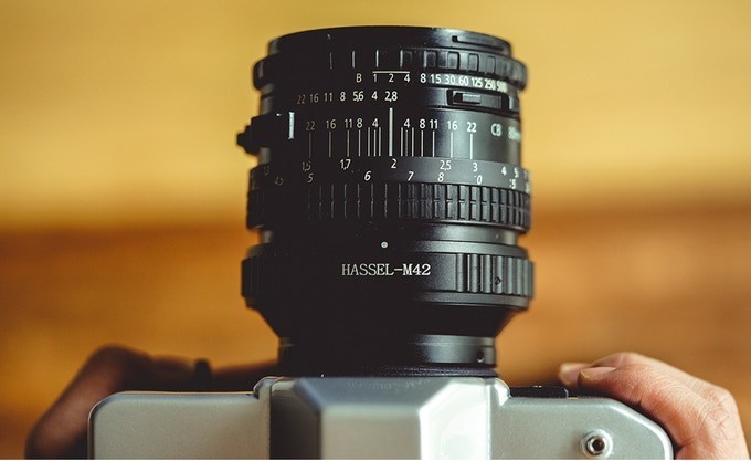 M42レンズが使えるインスタントカメラ「NONS SL42」--チェキ用フィルム