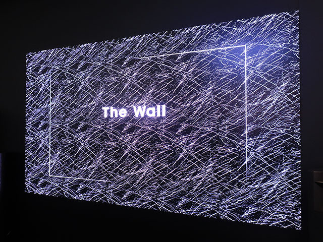 Crystal LED同様、マイクロLEDを用いたディスプレイは韓国、中国メーカーもすでに手掛けている。写真はサムスンの「The Wall」