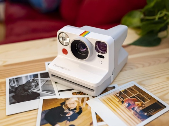 クラシカルで新しいインスタントカメラ「Polaroid Now」が誕生