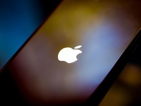 アップル、次期主力iPhoneの量産を1カ月延期か