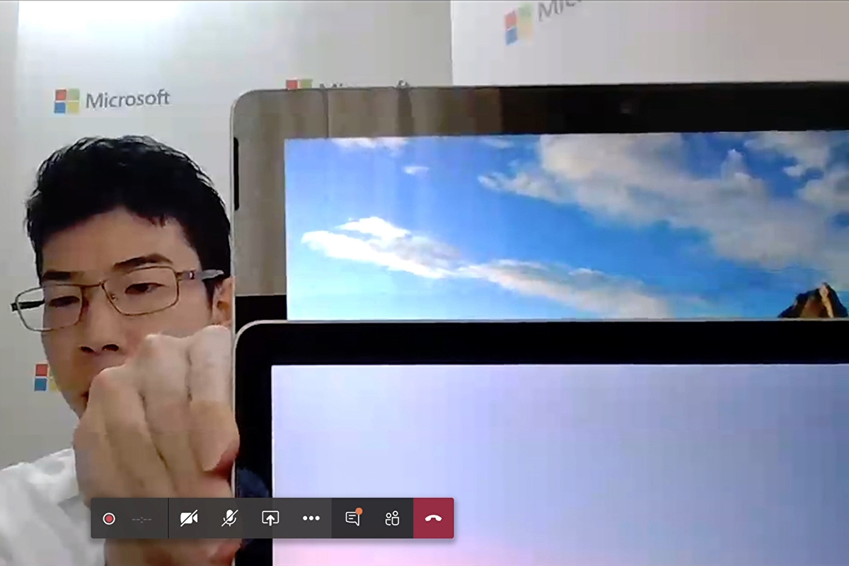 Surface Go 2は前モデルのSurface Goと比較して、ベゼルを22%薄くしている
