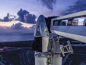 SpaceXとNASA、「Crew Dragon」初の有人飛行を延期--悪天候で