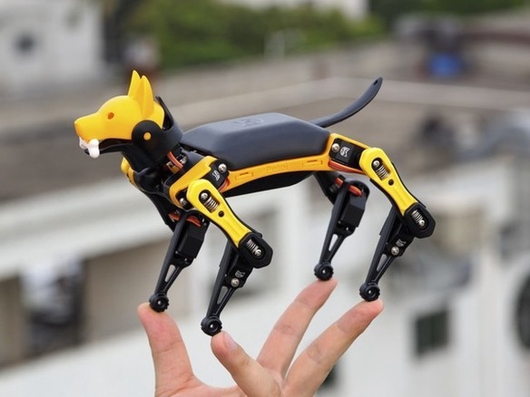 イヌ型ロボット「Spot」によく似た、手のひらサイズSTEM教育ロボット「Bittle」