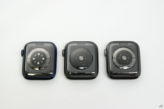 　左から、Series 6、SE、Series 5。SEとSeries 5のセンサはやや似ているように見える。