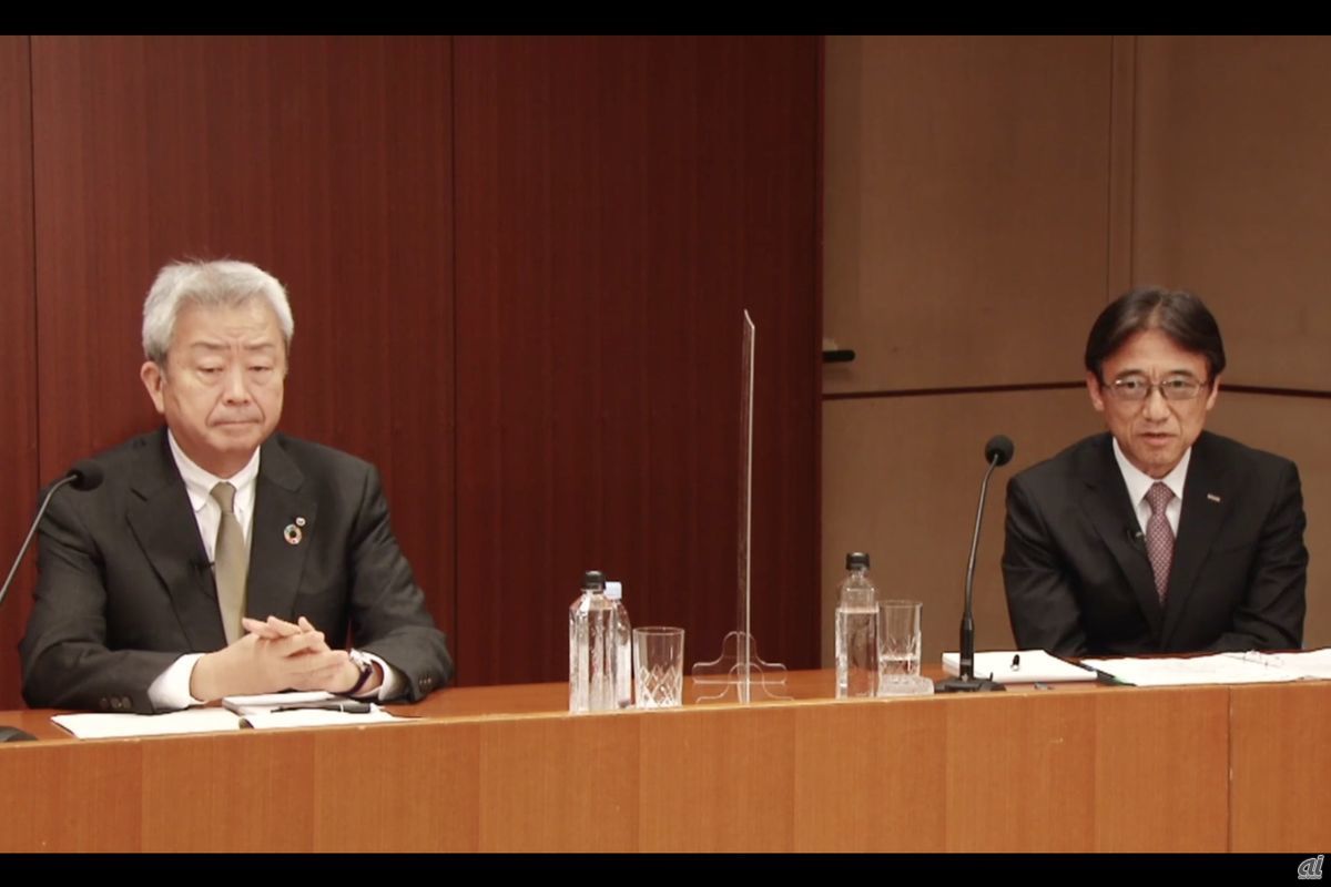 9月29日に実施された、NTT・NTTドコモ共同記者会見より。NTTの澤田社長（左）はドコモ完全子会社化の目的が、ドコモの競争力強化にあると説明している