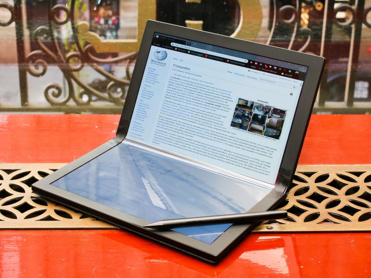 画面を折りたためる世界初のPC「ThinkPad X1 Fold」、10月13日 ...