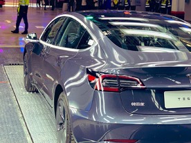 テスラ、中国で製造する「Model 3」にコバルト不使用のバッテリーを採用か