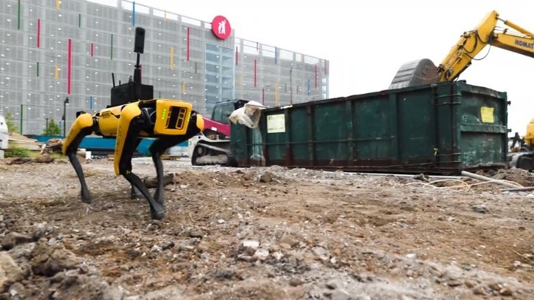 建築現場向け3Dデータ化サービスに4足歩行ロボットを活用（出典：DroneDeploy／YouTube）
