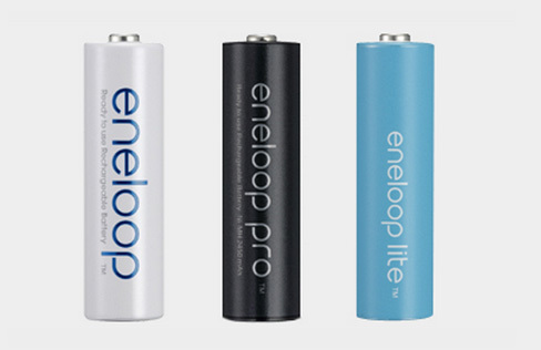 「エネループ」のほか、高容量化モデルの「eneloop pro」と電池容量を抑え繰り返し使用回数を向上させた充電池「eneloop lite」