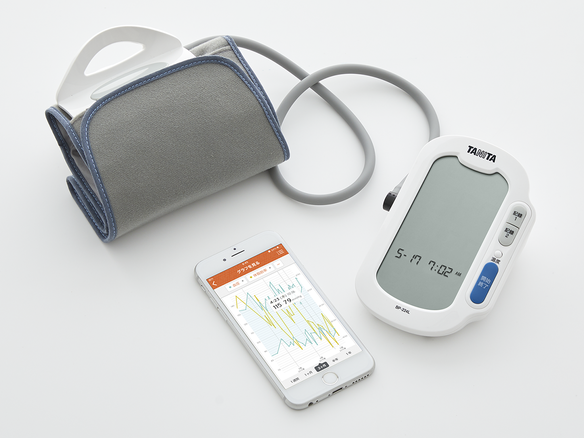スマホ連携できる血圧計--「タニタ上腕式血圧計 BP-224L」