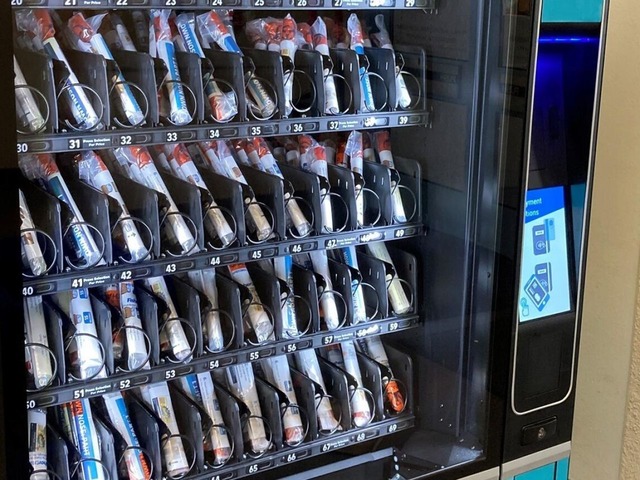 コロナ検査キットを自販機で無料提供 カリフォルニア大学サンディエゴ校で Cnet Japan