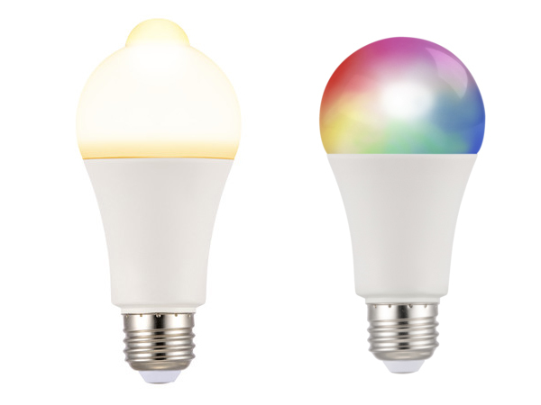 「スマートLED電球（人感）/E26」（左）と「スマートLED電球（RGB調色）/E26」（右）