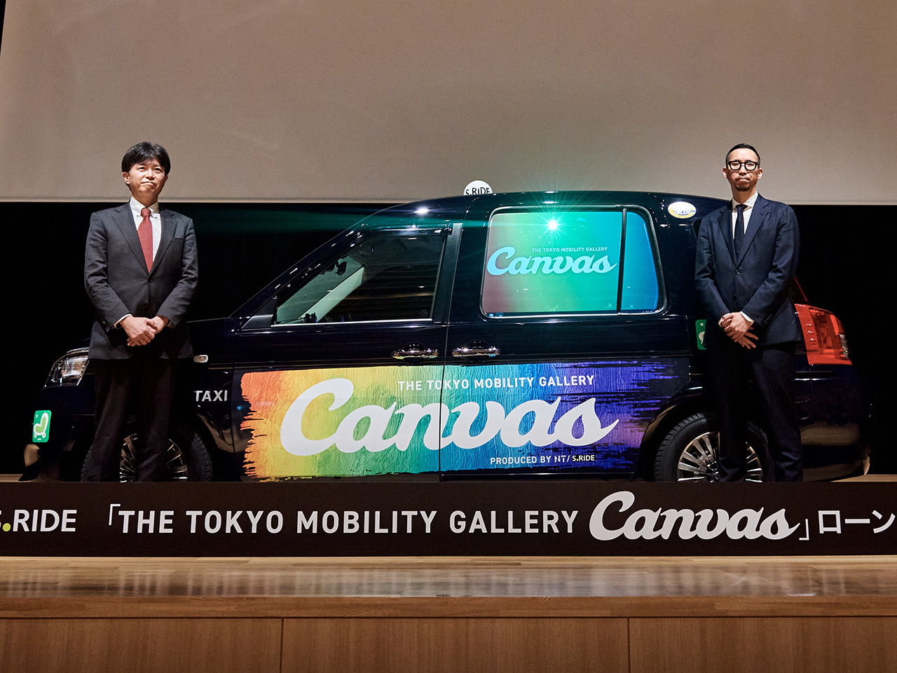 日本初 タクシーの窓をデジタルサイネージ化する新サービス ソニー傘下のs Rideから Cnet Japan